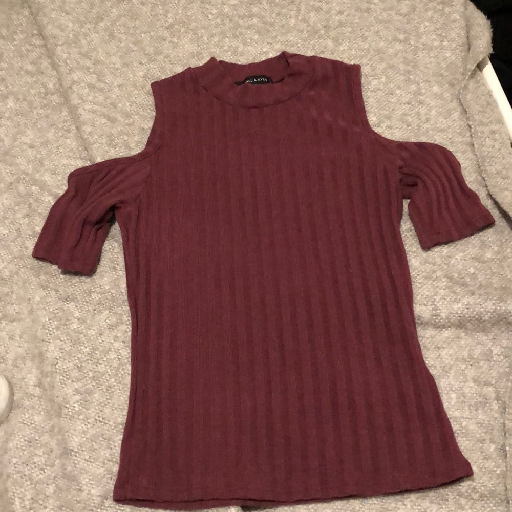 Open shoulder top